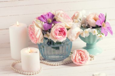 Gül, Yasemin ve akasma çiçekler