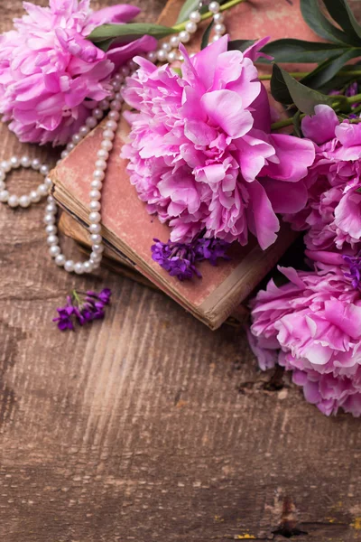 Flores de peónias frescas — Fotografia de Stock