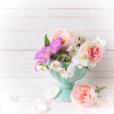 Gül, Yasemin ve akasma çiçekler