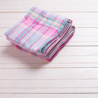 Pembe renkli mutfak havlular