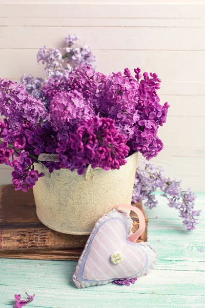 Frische Fliederblüten — Stockfoto