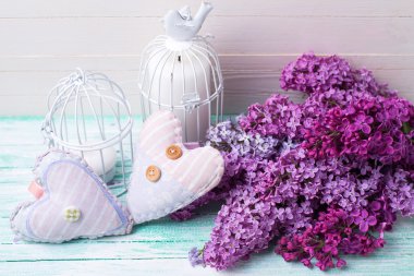 Çiçekler, dekoratif kalp, mumlar