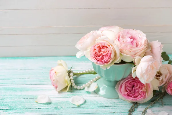 甜甜的粉红色玫瑰鲜花 — 图库照片