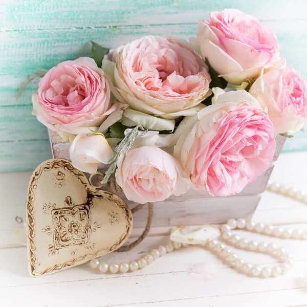 Sweet pink roses in box — Stock Photo, Image