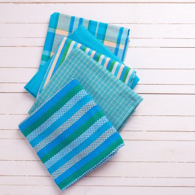 Renkli mavi mutfak havlular