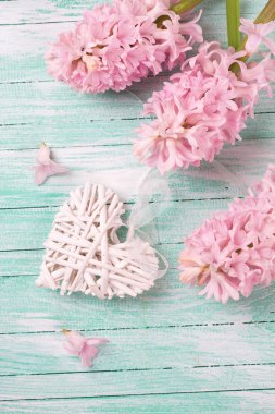 Dekoratif kalp ve sümbül