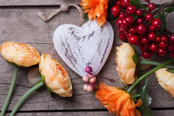 Dekorative Herzen und Blumen — Stockfoto