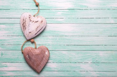 ahşap zemin üzerinde Hearts