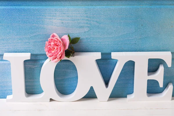 Word love  and rose — Stock Photo, Image