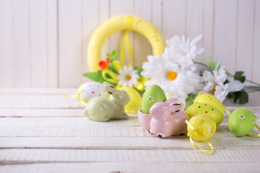 Paskalya yumurtası ve tavşan