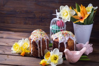 Colorful Easter cakes, flowers