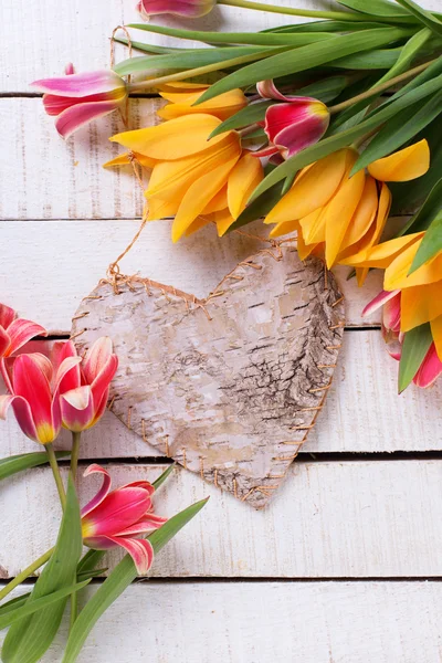 Verse lente kleurrijke tulpen — Stockfoto