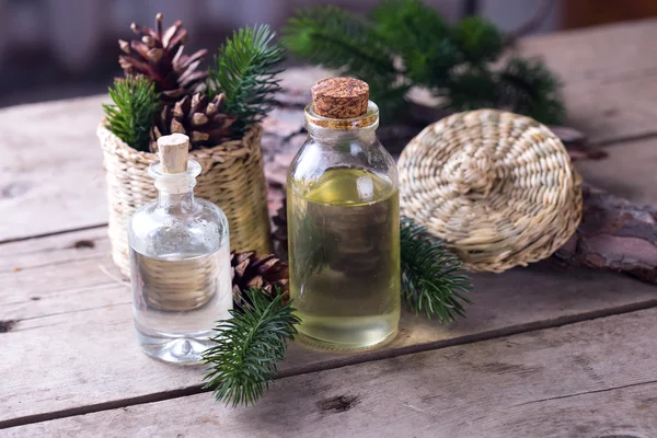 Óleos de aroma essencial de abeto — Fotografia de Stock