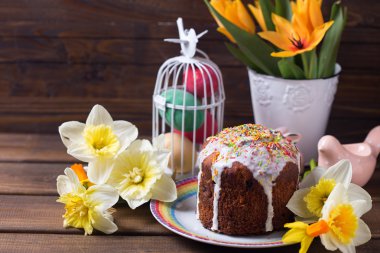 Paskalya kek, çiçekler