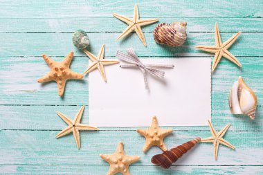 Boş etiket ve deniz öğeleri