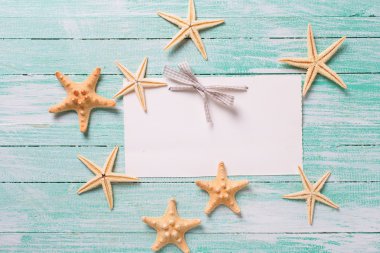 Boş etiket ve deniz öğeleri