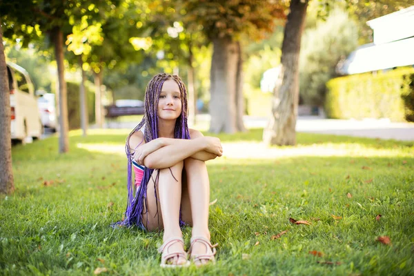 Portret Pięknej Nastolatki Outdoor — Zdjęcie stockowe