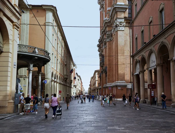 Indipendenza Proslulá Boloňská Ulice Nákupy Itálie — Stock fotografie