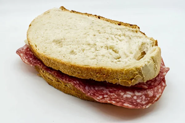 Sanduíche Salame Panino Salame Isolado Sobre Fundo Branco — Fotografia de Stock