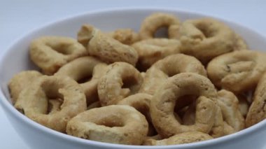 Taralli. Puglia 'dan geleneksel İtalyan atıştırması 