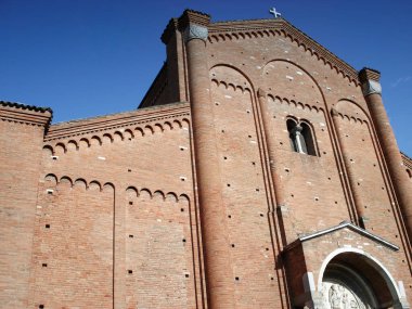 Nonantola Manastırı. Abbazia di Nonantola. Modena ilinin Nonantola belediyesinde yer alan önemli bir Benedictine manastırının ortaçağ manastırı. İtalya
