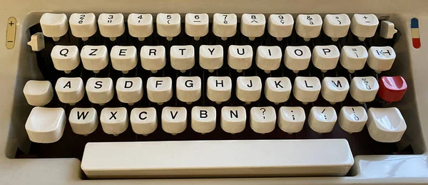 Close Old Italian Typewriter Keyboard — ストック写真