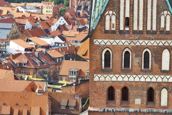 Levé Straně Střechy Města Lueneburg Vpravo Detail Michaelis Church — Stock fotografie