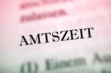 Amtszeit, Almanca 'da görev süresi anlamına gelen kırmızı yeşil gölge arkaplanı.