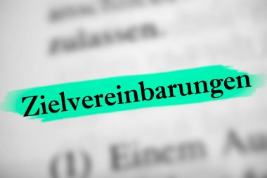 Hedef anlaşmaları - Almanca metin kelimesi yeşille vurgulandı