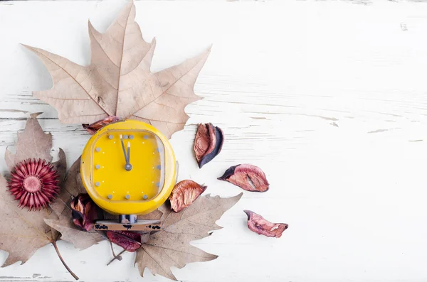 Yellow clock — Stock Photo, Image