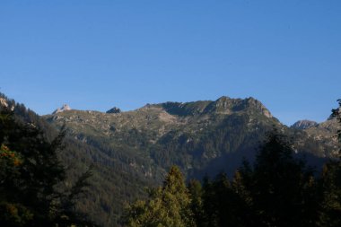 Trentino 'daki Madonna di Campiglio' daki Fa kampından dağların manzarası, İtalya 'daki seyahat ve manzaralar 