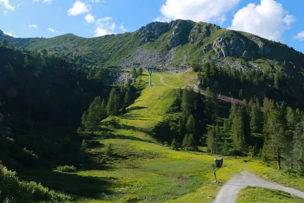 Krásný Výhled Hory Cesty Která Vede Jezer Útočiště Trentino Cestování — Stock fotografie