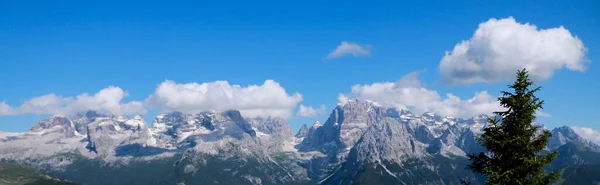 Gyönyörű Kilátás Nyílik Hegyekre Tavak Menedéket Trentino Utazás Tájak Olaszországban — Stock Fotó