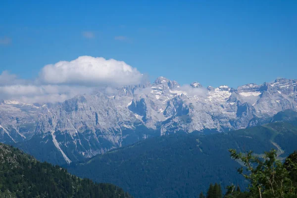 Gyönyörű Panoráma Nyílik Hegyekre Cornisello Menedék Val Nambrone Trentino Utazás — Stock Fotó