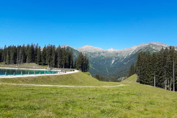 Belo Panorama Trilha Lago Montagnoli Trentino Viagens Paisagens Itália — Fotografia de Stock