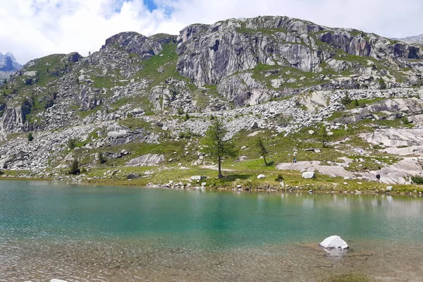 Cornisello Lakes Mountain Panorama Path Leads Cornisello Refuge Lakes Val — Stock Photo, Image