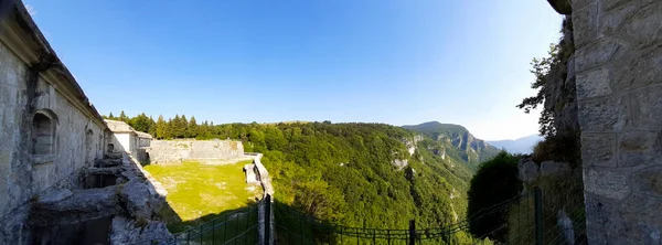 Πανοραμική Θέα Από Παράθυρα Μέσα Στο Φρούριο Corbin Στο Val — Φωτογραφία Αρχείου