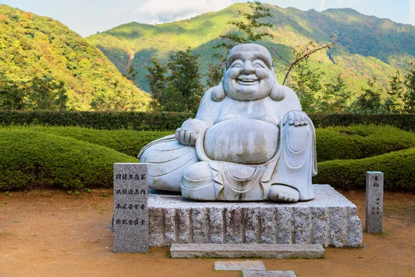 Uśmiech Buddy Kensenen w świątyni Seigantoji, Wakayama, Japonia — Zdjęcie stockowe