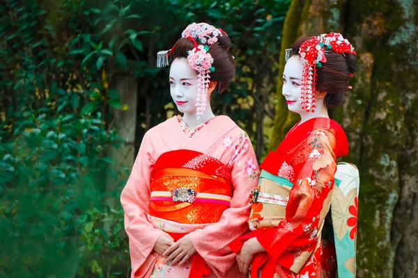Geisha - Maiko en el distrito de Gion en Kyoto, Japón —  Fotos de Stock