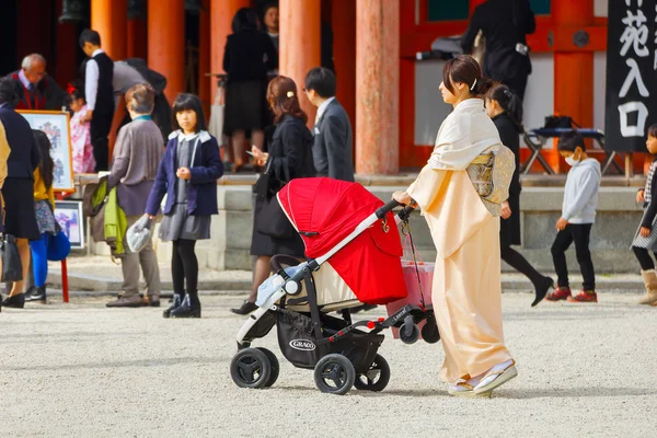 日本の伝統的な儀式の通路志知郷さん — ストック写真