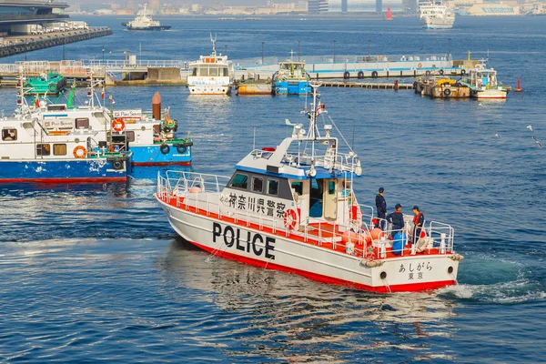 Japanska Marina polisstyrka på Yokohama Port i Japan — Stockfoto