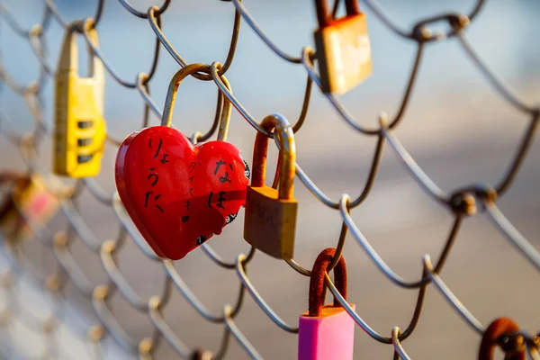 Love Locks al molo di Osanbashi a Yokohama — Foto Stock