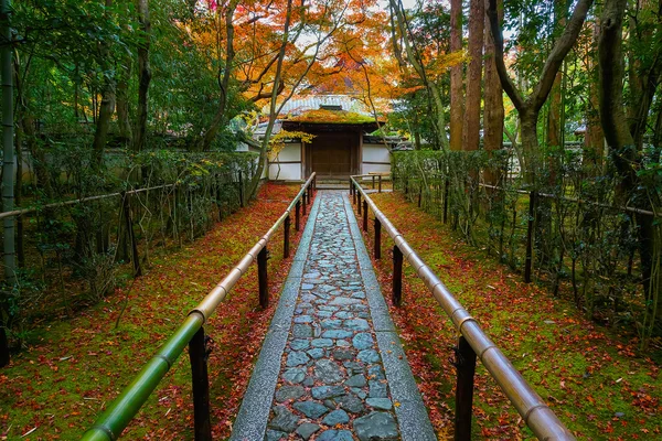 江東の秋、京都大徳寺のサブ寺 — ストック写真