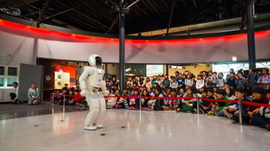 ASIMO, insansı robot 