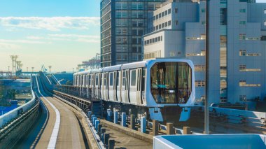  Odaiba, Tokyo, Japonya Yurikamome trenin görüntülemek