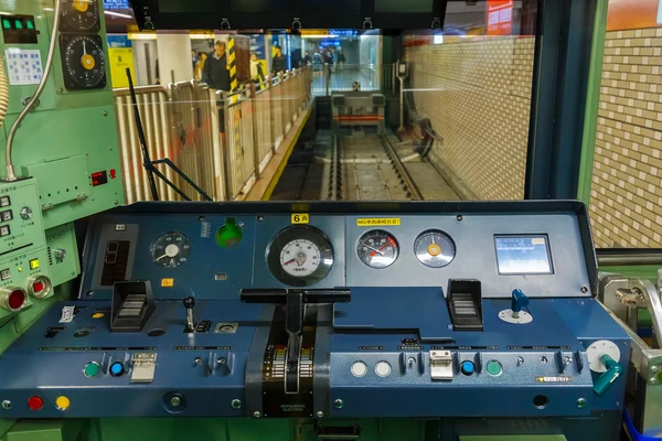 Інтер'єр кабіна управління з приладні дошки на японський поїзд — стокове фото