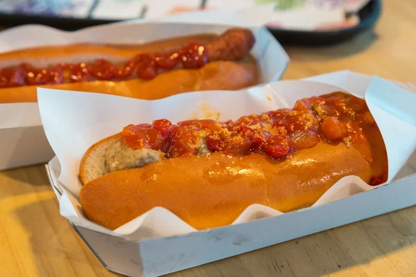 Hotdog, op een tafel — Stockfoto