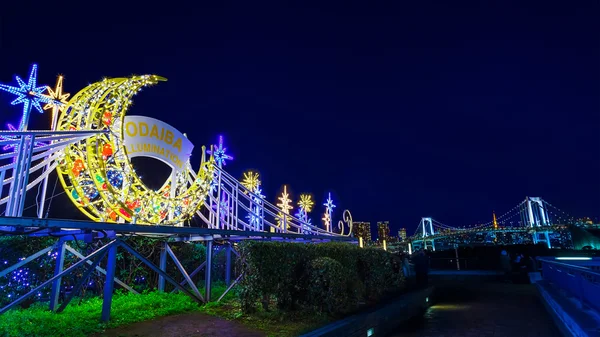 Beleuchtung und Illumination für das kommende Weihnachtsfest in odaiba area — Stockfoto