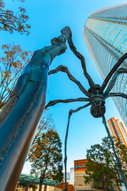 Maman - örümcek heykel Roppongi Hills