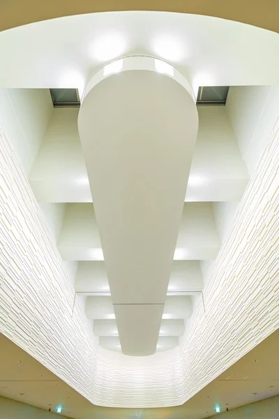 Detalhe do design de interiores no terminal dois do aeroporto internacional de Narita — Fotografia de Stock